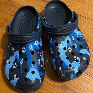 CROCS pre owned in cute print